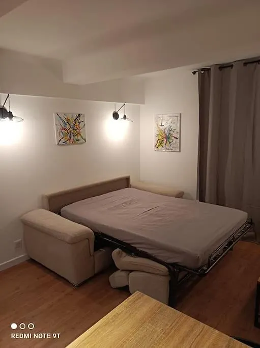 Charming And Very Central 2 Rooms Apartment Bandol