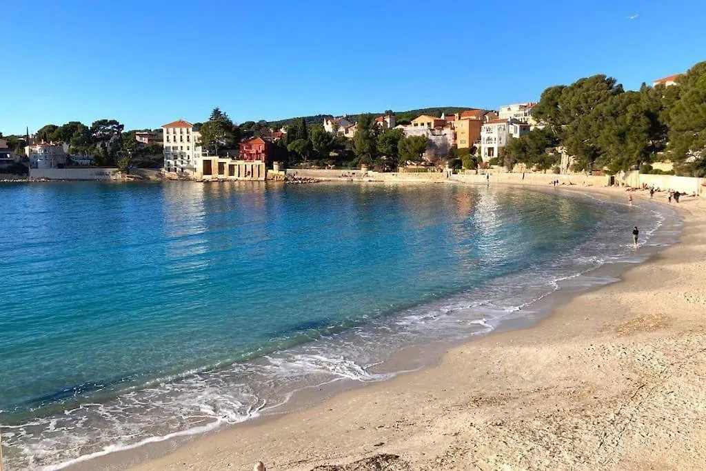 Charming And Very Central 2 Rooms Apartment Bandol 0*,  France