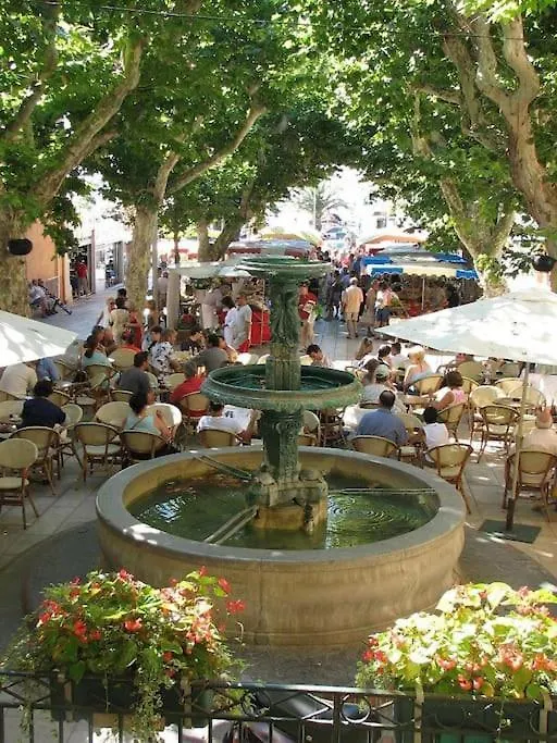 Charming And Very Central 2 Rooms Apartment Bandol 0*,