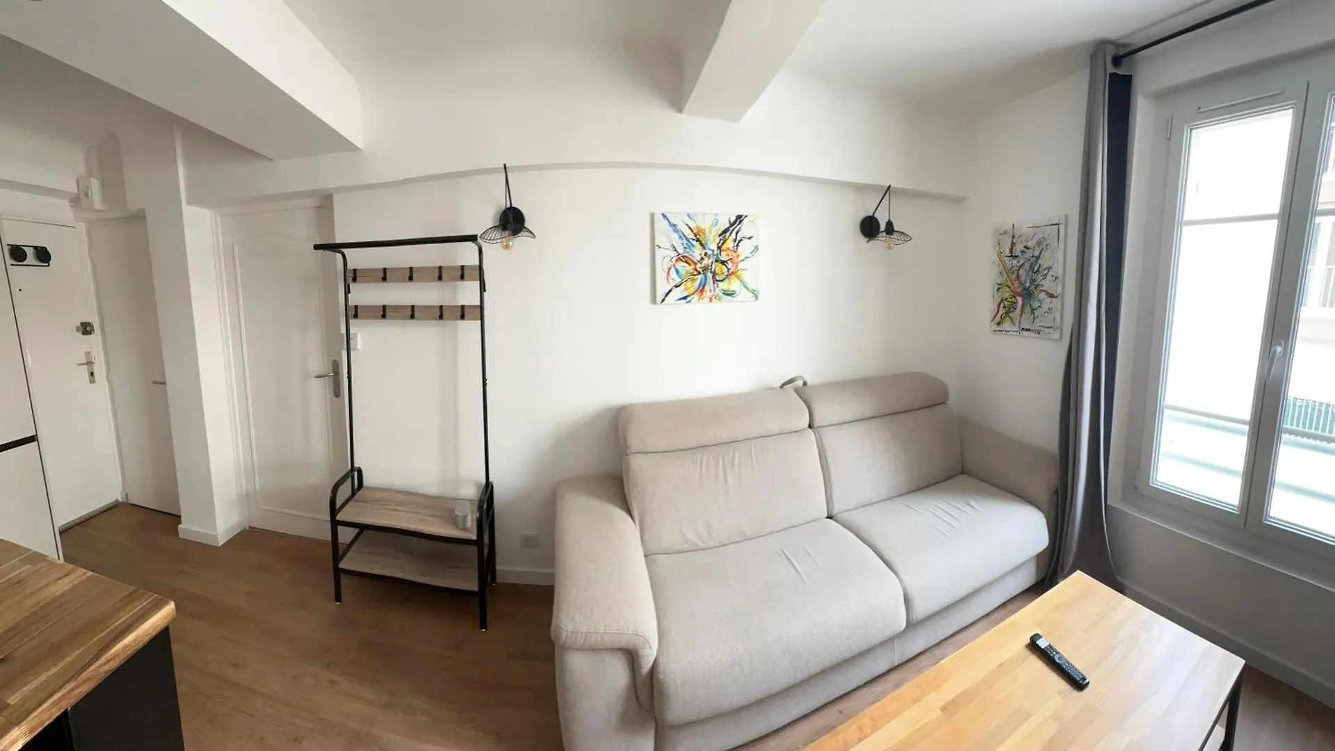 Charming And Very Central 2 Rooms Apartment Bandol France