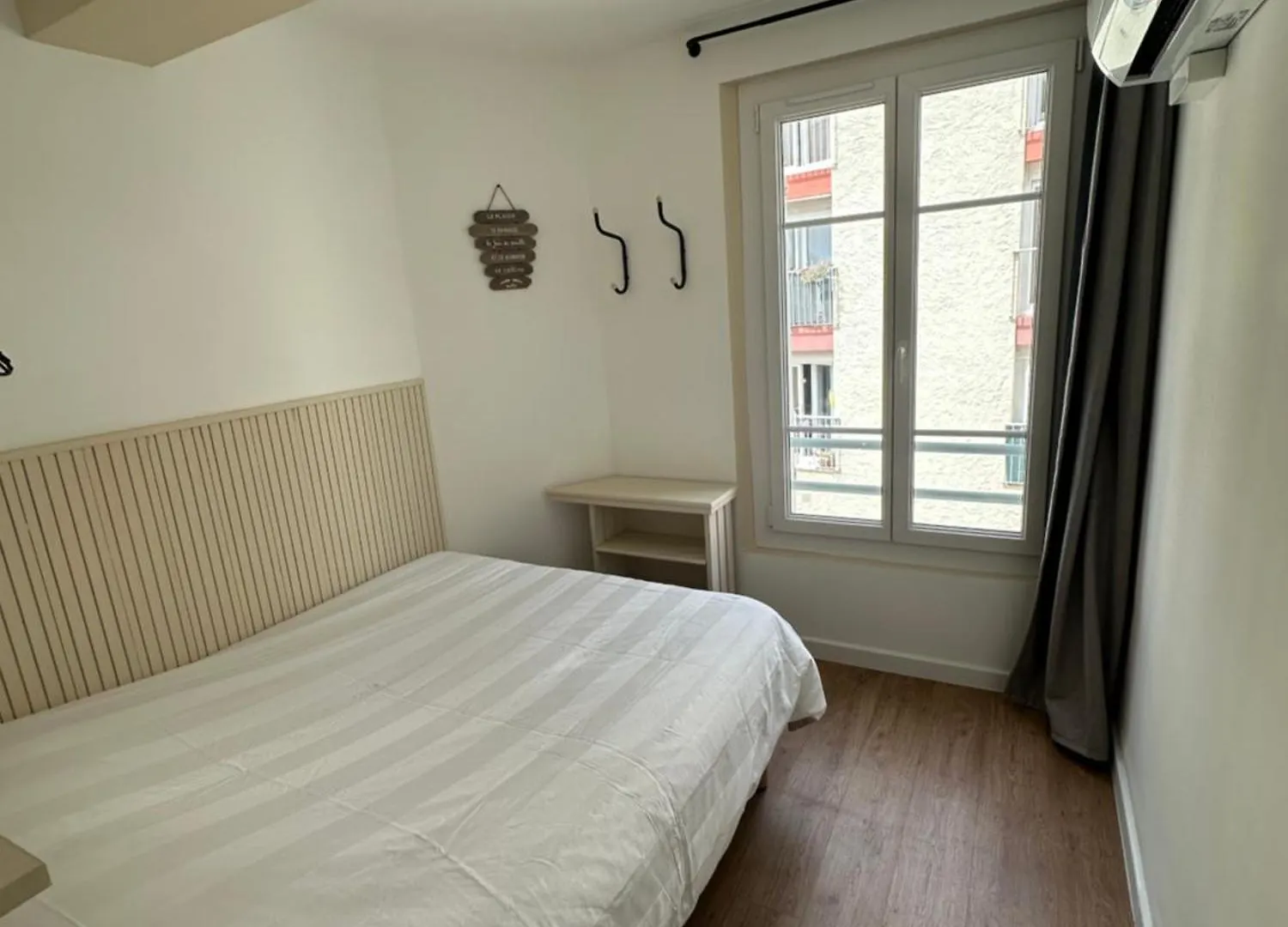 Charming And Very Central 2 Rooms Apartment Bandol