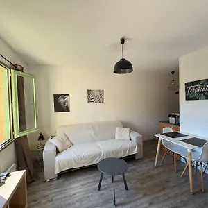 Appartement Charmand Studio En Avec Piscine, Bandol
